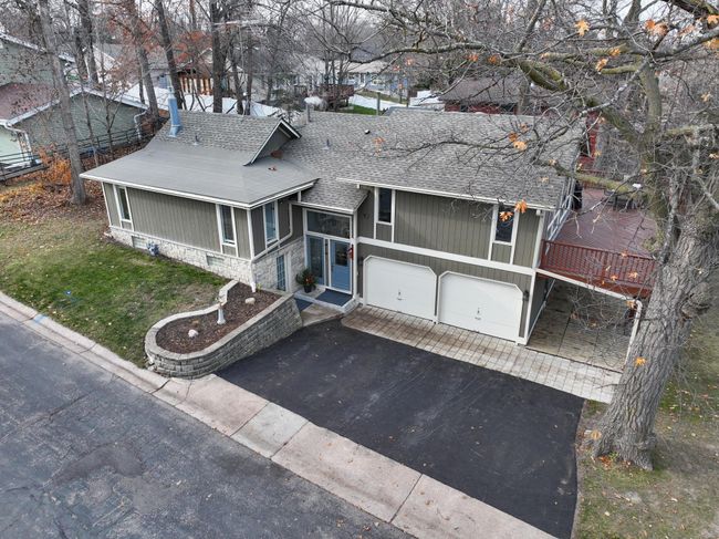 Front of home | Image 4