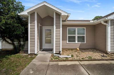 762 Mentmore Circle, House other with 3 bedrooms, 2 bathrooms and null parking in Deltona FL | Image 2