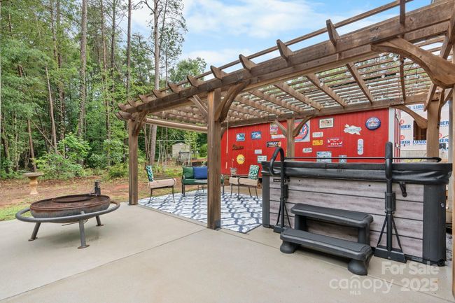 Hot tub will convey | Image 35