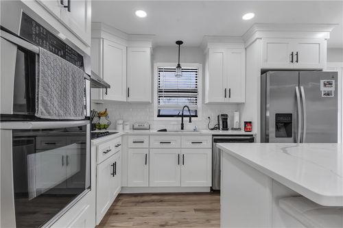 30 S Bennett Dr, Johnston, RI, 02919-6323 | Card Image