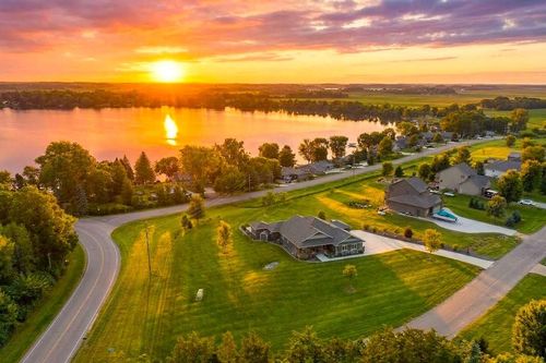 19135 Lake Volney Cir, Le Center, MN, 56057-4258 | Card Image