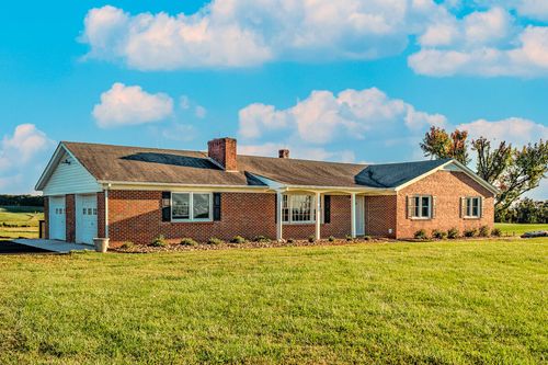 2558 Smith Mountain Lake Pkwy, Huddleston, VA, 24104-3731 | Card Image