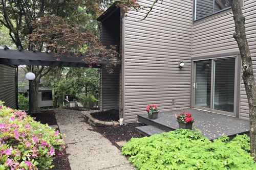 695 Tall Oaks Dr, Newark, OH, 43055-1679 | Card Image