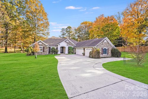 5329 Kuykendall Rd, Charlotte, NC, 28270-0273 | Card Image