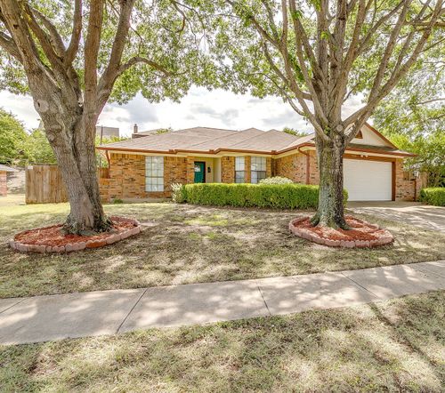 4236 Sue Ct, Lake Worth, TX, 76135-2352 | Card Image