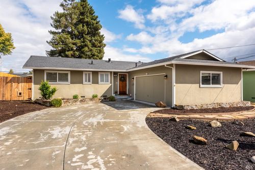7530 Bernice Ave, Rohnert Park, CA, 94928-3805 | Card Image