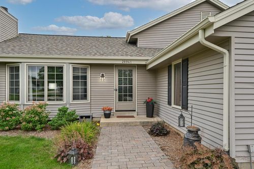 28941 Golden Cir, Waterford, WI, 53185-1196 | Card Image