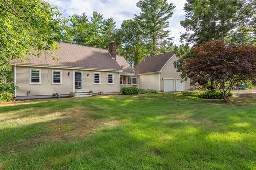 11 Parker Dr, East Freetown, MA, 02717-1104 | Card Image
