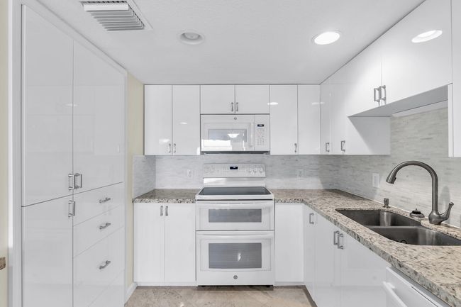 Updated Kitchen | Image 12
