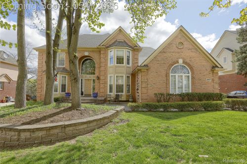 2007 Mapleridge Rd, Rochester Hills, MI, 48309-2750 | Card Image
