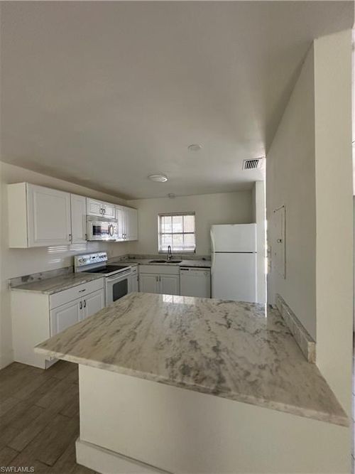 324 Palmetto Dr, Cape Coral, FL, 33904-9450 | Card Image