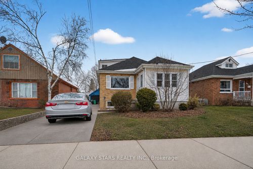 599 Donegal St, Peterborough, ON, K9H4M3 | Card Image