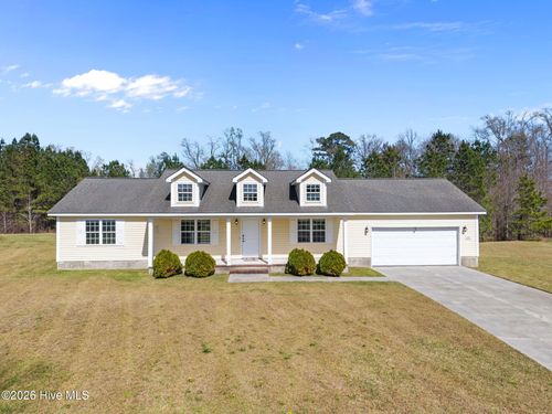 207 Tall Tree Ct, Maysville, NC, 28555-8033 | Card Image