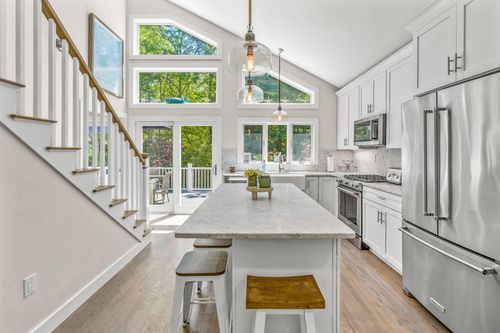 15 Halyard Cir, Mashpee, MA, 02649-5018 | Card Image