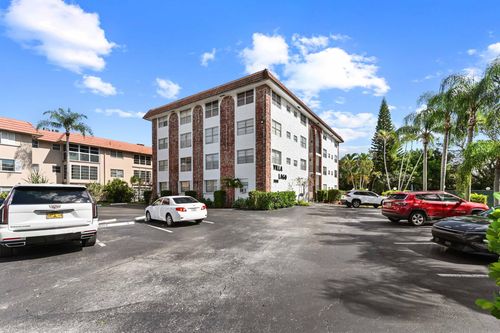 apt-204-3910 Crystal Lake Dr, Deerfield Beach, FL, 33064-0808 | Card Image