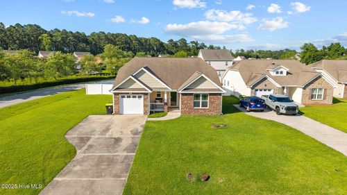 101 Falcon Landing Ct, New Bern, NC, 28560-1813 | Card Image