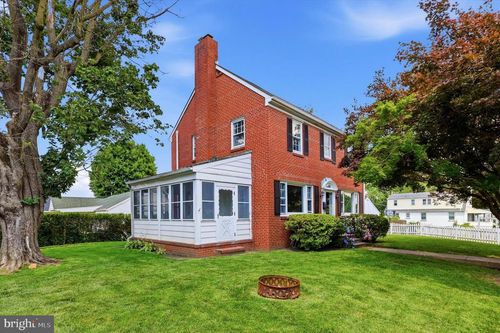 843 Taylor St, KENNETT SQUARE, PA, 19348-3627 | Card Image
