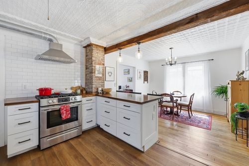 95 Wedgewood Ter, Holyoke, MA, 01040-3026 | Card Image