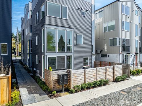 b-6320 41st Ave Sw, Seattle, WA, 98136-1812 | Card Image