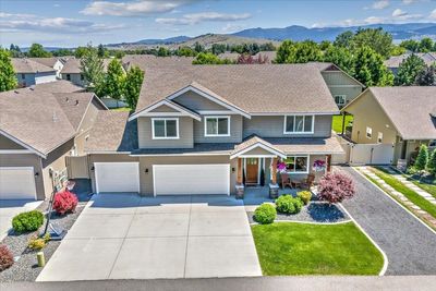 703 S Herrin Ln, Home with 5 bedrooms, 3 bathrooms and null parking in Spokane Valley WA | Image 3