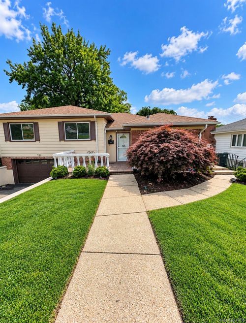 138 Edgecliff Ter, Yonkers, NY, 10705-1611 | Card Image