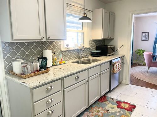 1208 Carolina St, Graham, TX, 76450-3935 | Card Image