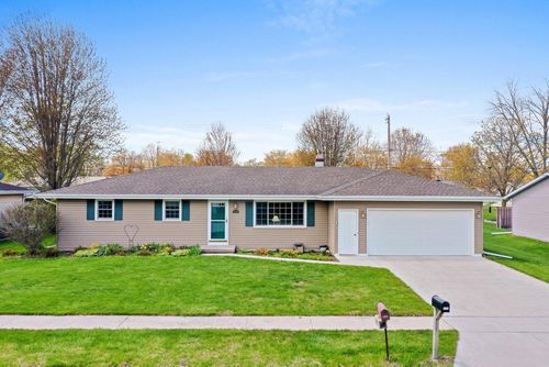 1334 Irving Circle, Manitowoc, WI, 54220 | Card Image