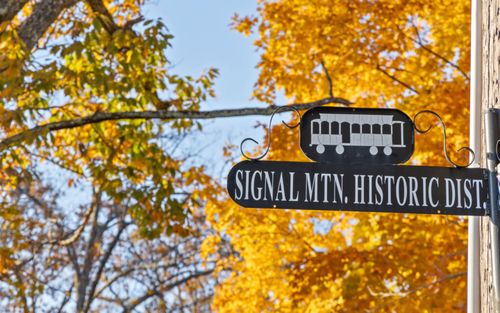 321 Signal Mountain Blvd, Signal Mountain, TN, 37377-1872 | Card Image