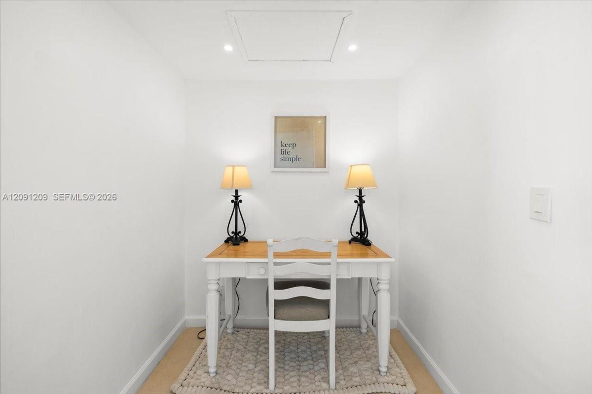 Residential Lease in Hollywood 3