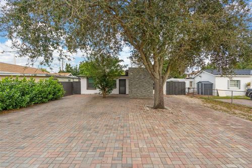 411 N 61st Ave, Hollywood, FL, 33024-7911 | Card Image