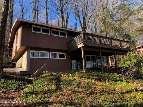 100 N Hemlock Ln, Greentown, PA, 18426-2502 | Card Image