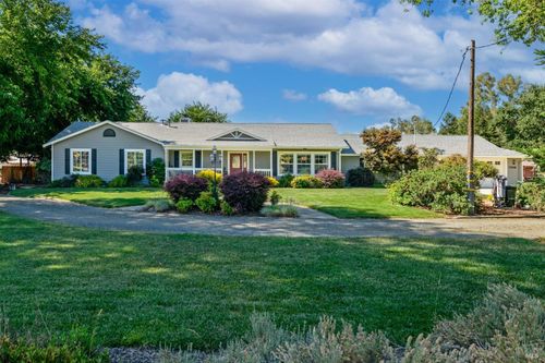 7598 Deer Valley Trl, Vacaville, CA, 95688-9502 | Card Image