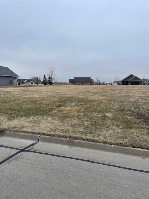 2021 Jewel Dr, Grinnell, IA, 50112-4718 | Card Image