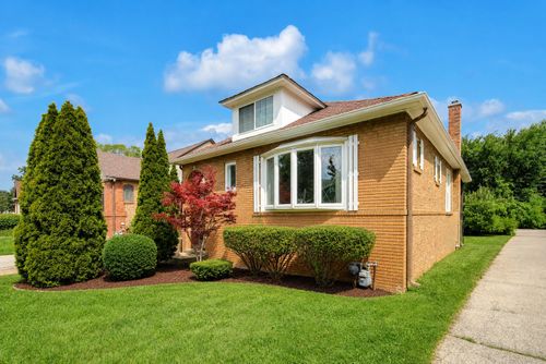 655 W Albert St, Elmhurst, IL, 60126-3001 | Card Image