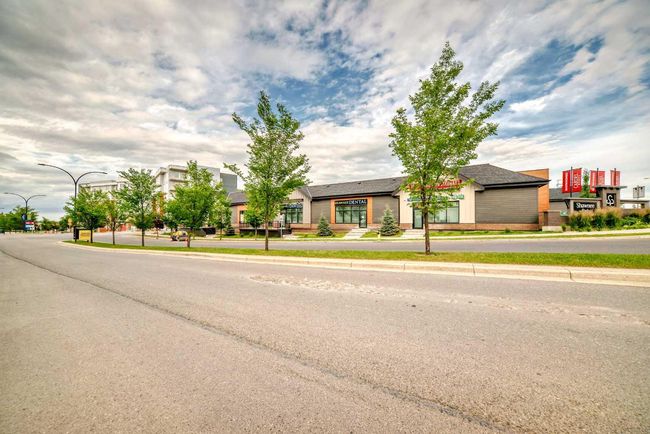 214 Shawnee Square Sw, Townhouse with 2 bedrooms, 3 bathrooms and 3 parking in Calgary AB | Image 47