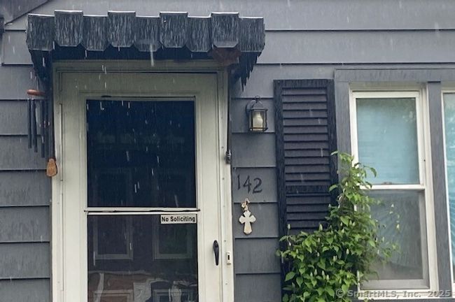 142 Yale St, House other with 3 bedrooms, 1 bathrooms and 2 parking in Hartford CT | Image 11