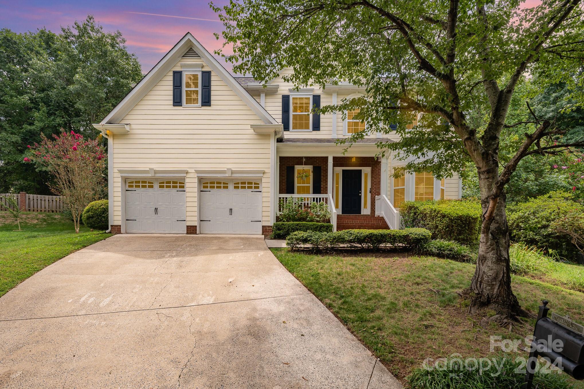 Glenford Pl, Charlotte, NC 28278