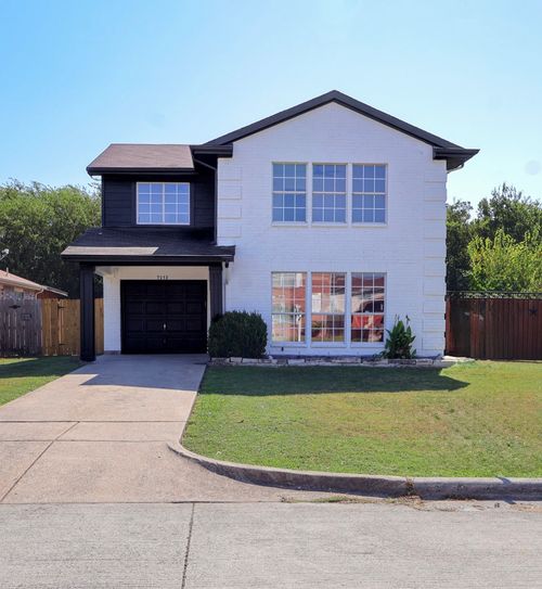 7213 Autumn Run Dr, Forest Hill, TX, 76140-1931 | Card Image