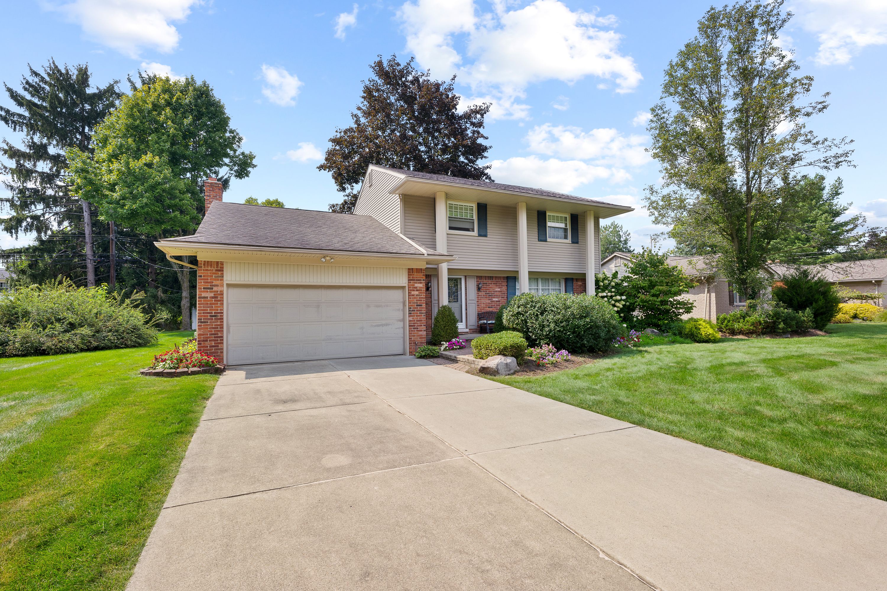 Clair Hill Dr, Rochester Hills, MI 48309