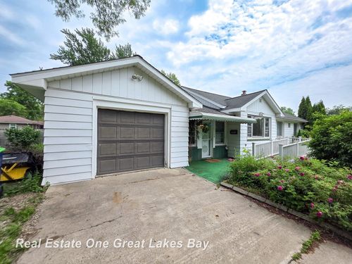 1520 Coolidge Ave, Saginaw, MI, 48638-4710 | Card Image