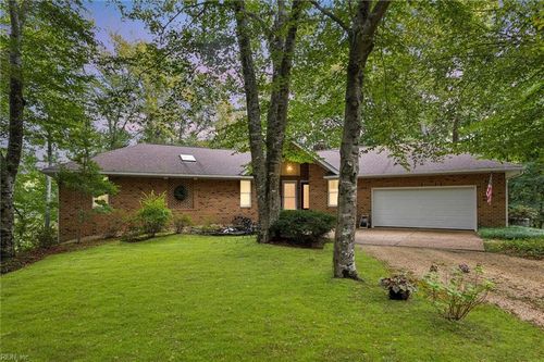 8038 Boxwood Ln, Gloucester, VA, 23061-5291 | Card Image