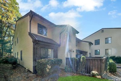 337 - 337 Woodland Court, Condo with 3 bedrooms, 2 bathrooms and null parking in Coram NY | Image 2