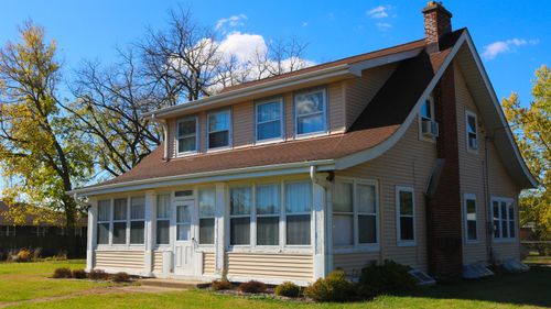 7518 N 2nd St, MACHESNEY PARK, IL, 61115-2816 | Card Image