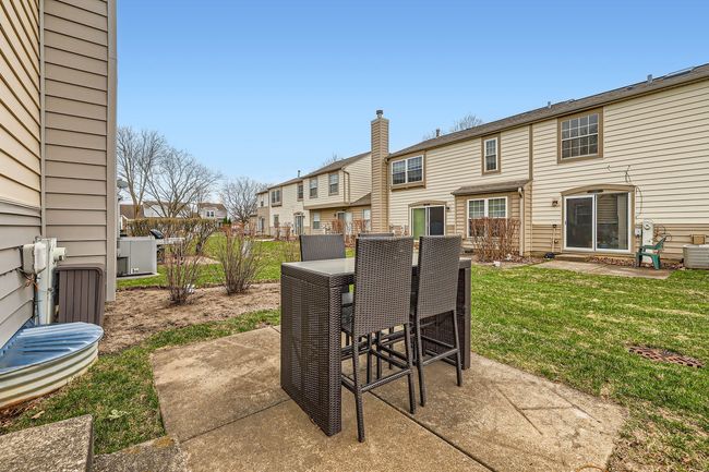 1300 Gloucester Cir, Townhouse with 3 bedrooms, 3 bathrooms and 2 parking in Carol Stream IL | Image 27