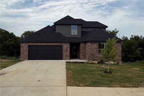 303 W Hondo St, Siloam Springs, AR, 72761-5273 | Card Image