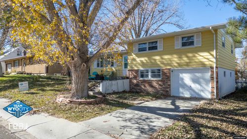 3300 Navarre Rd, Casper, WY, 82604-4816 | Card Image