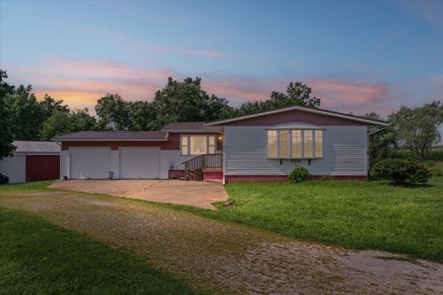 8966 E 2100 North Rd, Oakwood, IL, 61858-6262 | Card Image
