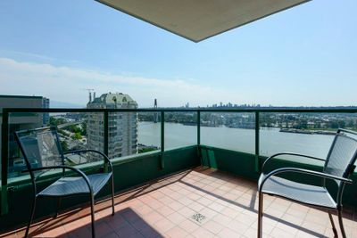 1405 - 420 Carnarvon St, Condo with 2 bedrooms, 2 bathrooms and 1 parking in New Westminster BC | Image 1