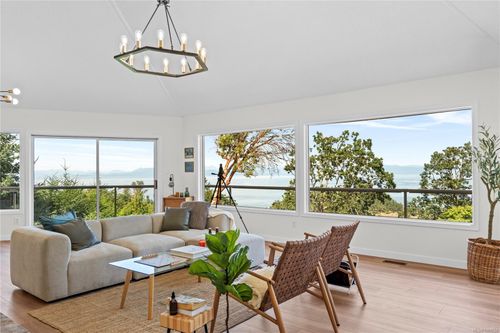 3640 Sundown Dr, Nanaimo, BC, V9T4H5 | Card Image