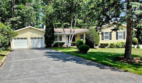 10 Helen Dr, Queensbury, NY, 12804-1950 | Card Image